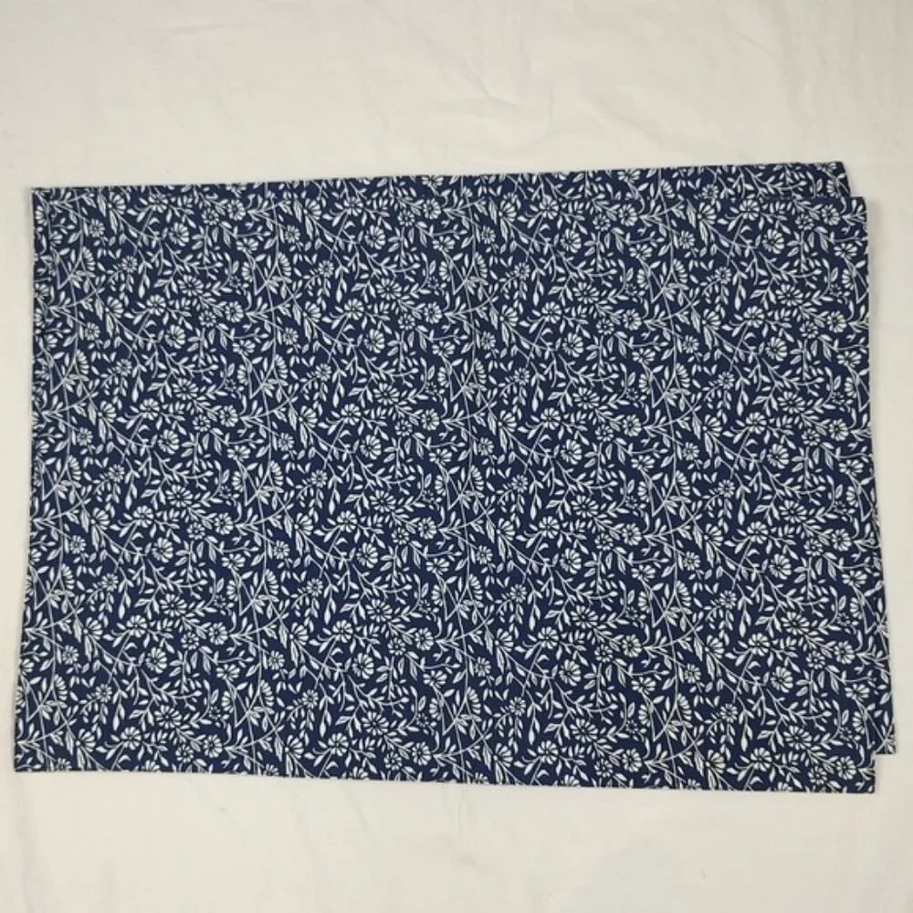 4 Williams Sonoma Blue White Ditsy Floral Cotton Placemats 14